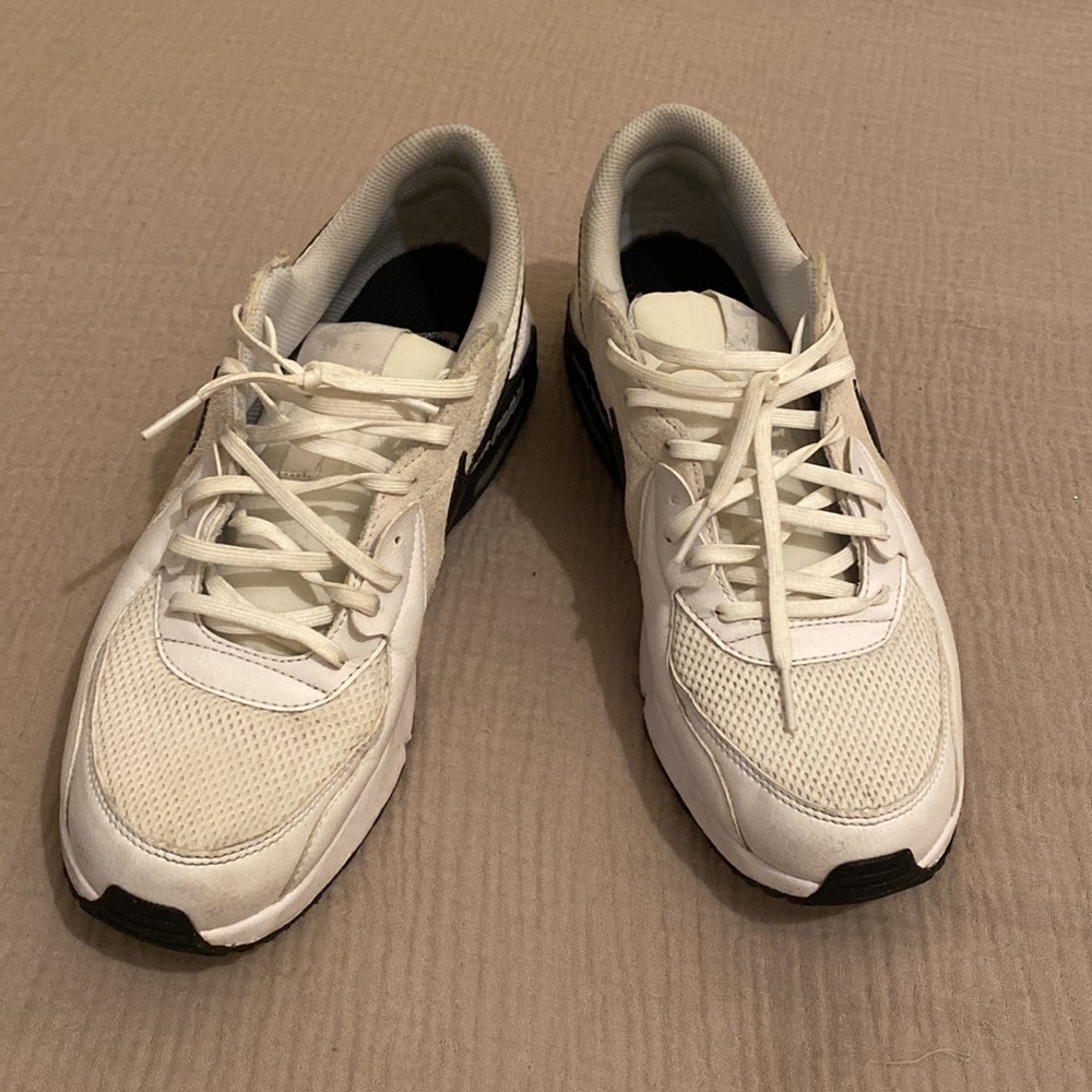 Nike Air Max White and Black Sneakers. Size 11 - Picture 3 of 7
